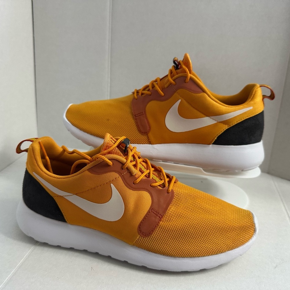 Nike Roshe Run Hyperfuse Kumquat Orange White 636220-800 Men Size 8.5